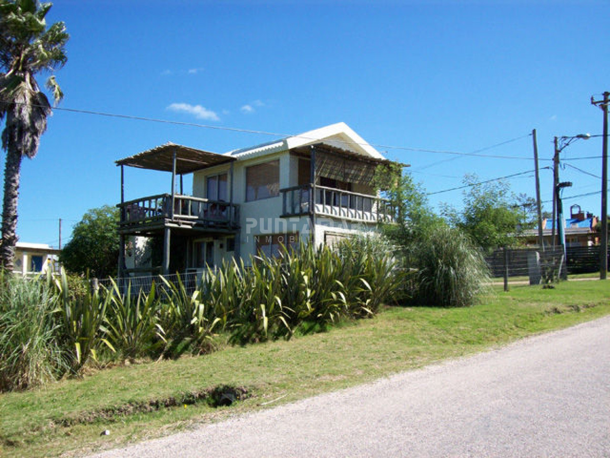 Casa ID.210836 - VENTA DE CASA EN EL CHORRO DE DOS DORMITORIOS, EXCELENTE VISTA