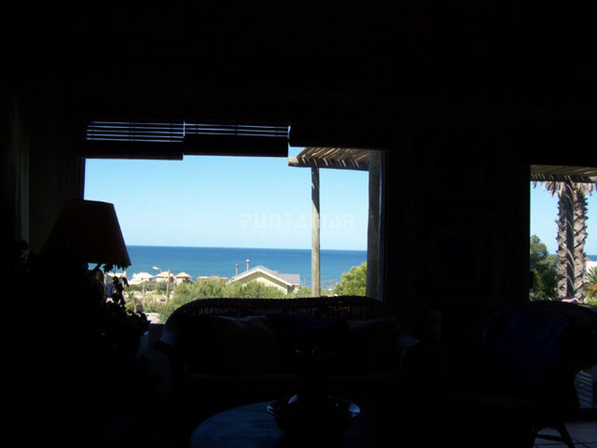 Casa ID.210836 - VENTA DE CASA EN EL CHORRO DE DOS DORMITORIOS, EXCELENTE VISTA