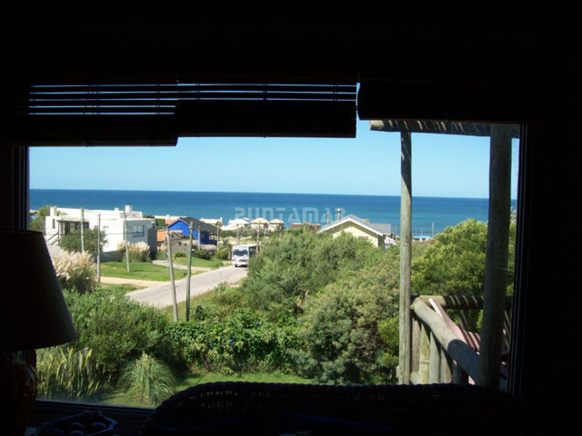 Casa ID.210836 - VENTA DE CASA EN EL CHORRO DE DOS DORMITORIOS, EXCELENTE VISTA