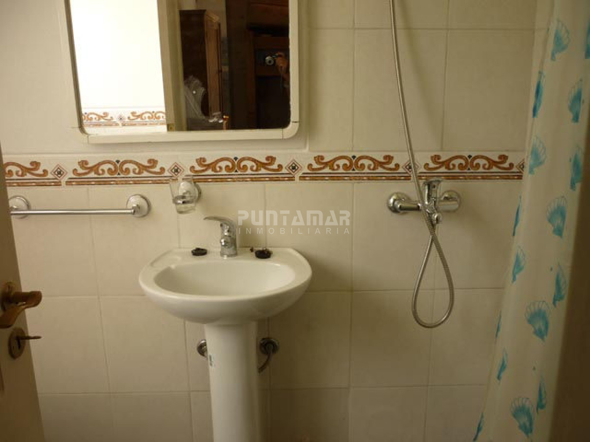 Casa ID.210842 - Casa de 5 dormitorios en alquiler en Montoya