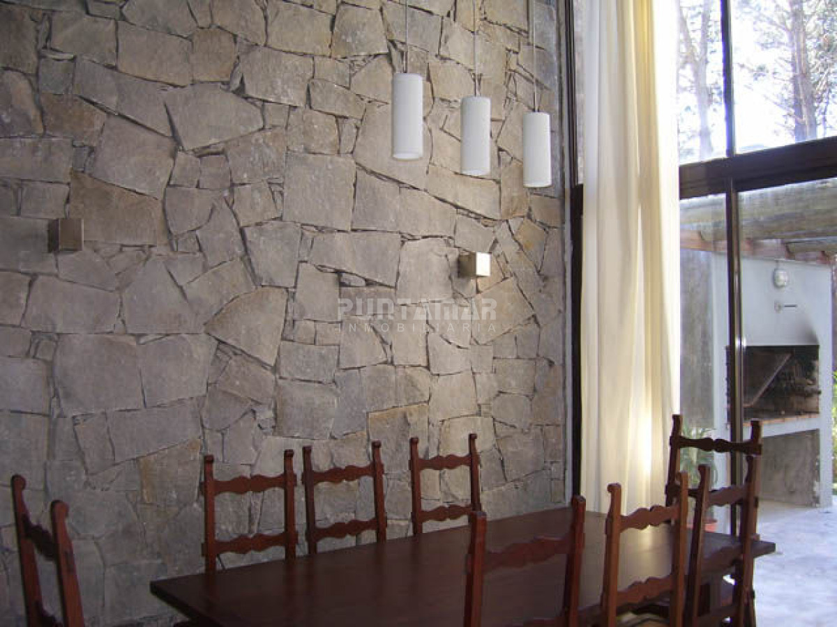 Casa ID.210846 - HERMOSA CASA DE 3 DORMITORIOS CON PISCINA EN MONTOYA 