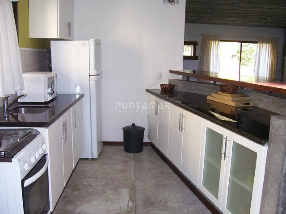Casa ID.210846 - HERMOSA CASA DE 3 DORMITORIOS CON PISCINA EN MONTOYA 
