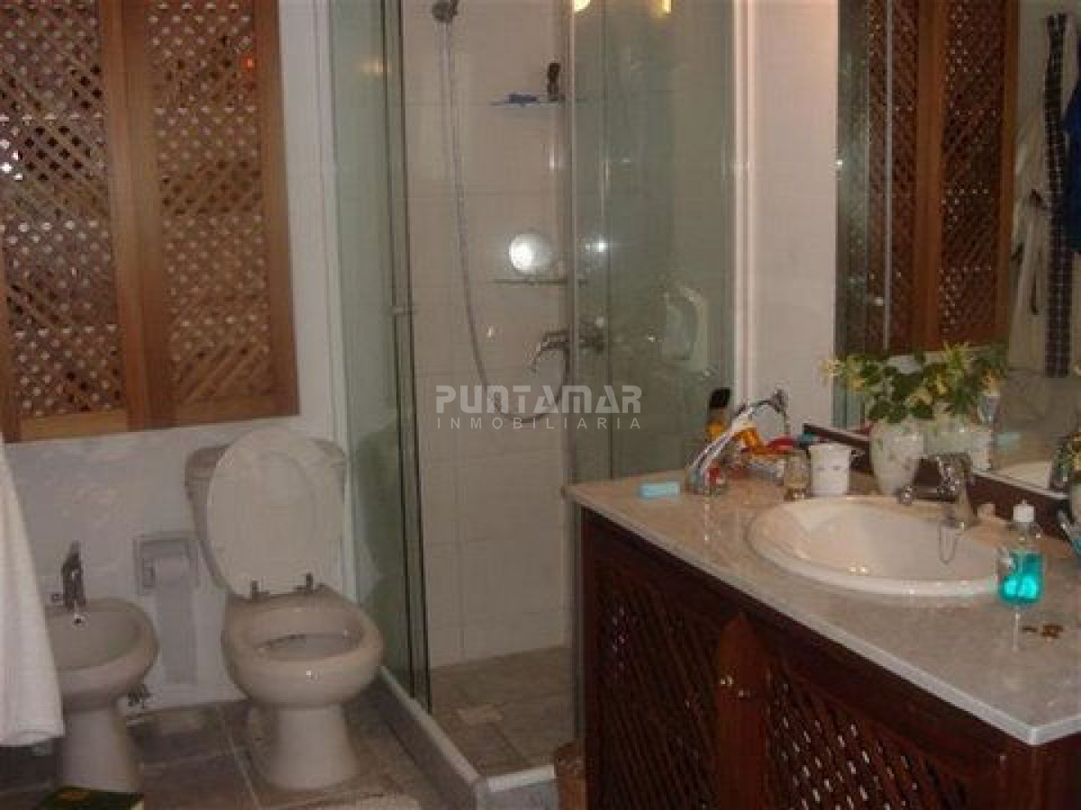 Casa ID.210887 - ALQUILER CASA EN LA BARRA A METROS DEL MAR , 5 DORMITORIOS, PISCINA Y GRAN PARQUE 