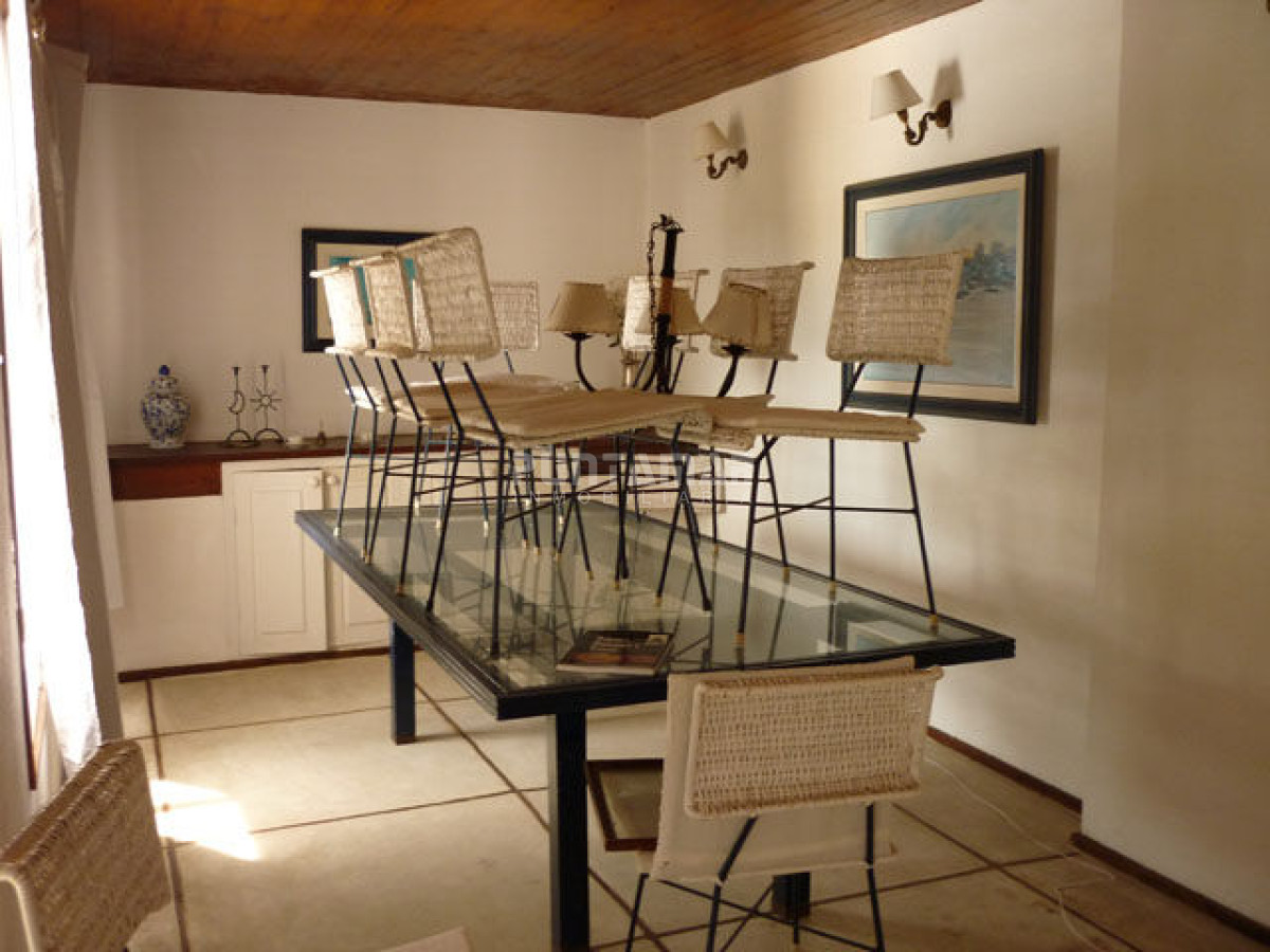 Casa ID.210892 - VENTA Y ALQUILER DE GRAN CASA EN EL CORAZON DE LA BARRA