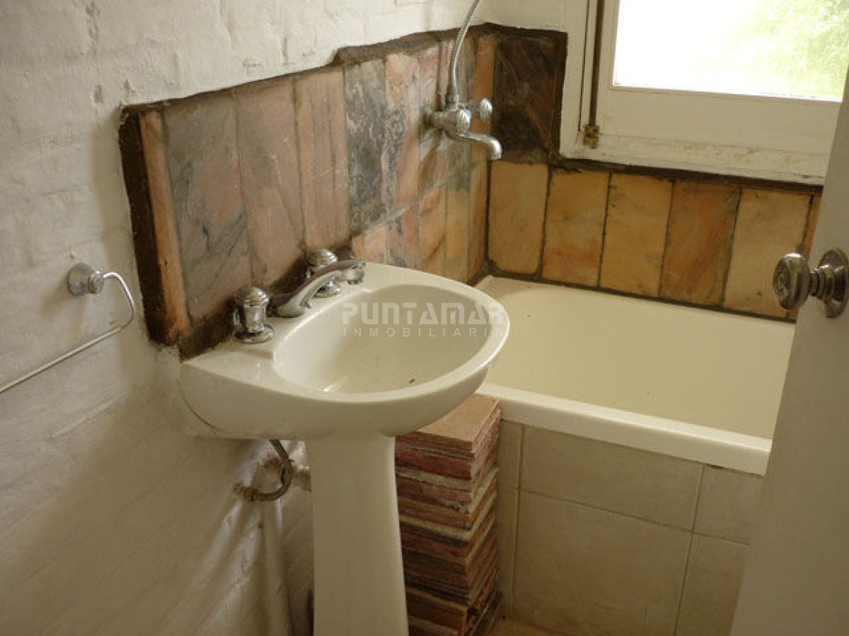 Casa ID.210892 - VENTA Y ALQUILER DE GRAN CASA EN EL CORAZON DE LA BARRA