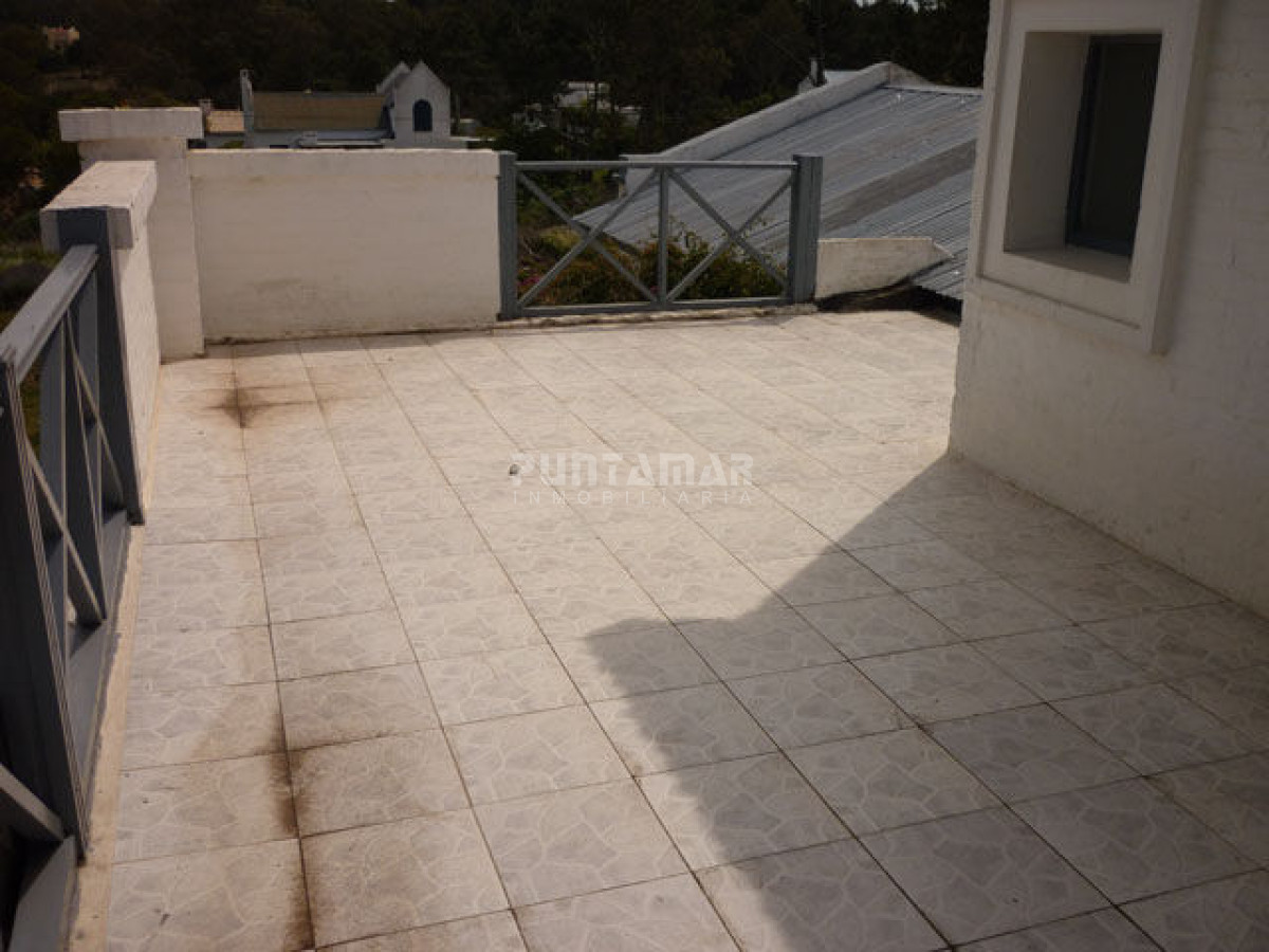 Casa ID.210892 - VENTA Y ALQUILER DE GRAN CASA EN EL CORAZON DE LA BARRA