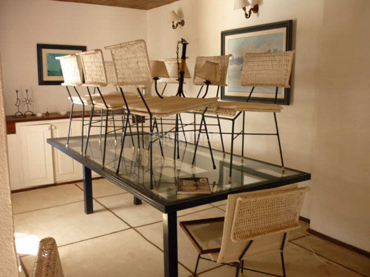 Casa ID.210892 - VENTA Y ALQUILER DE GRAN CASA EN EL CORAZON DE LA BARRA