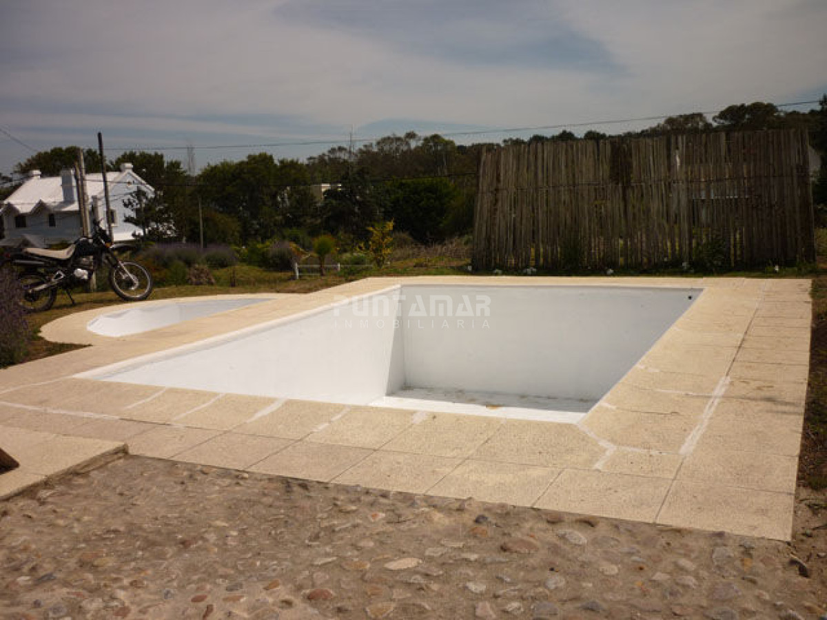 Casa ID.210892 - VENTA Y ALQUILER DE GRAN CASA EN EL CORAZON DE LA BARRA