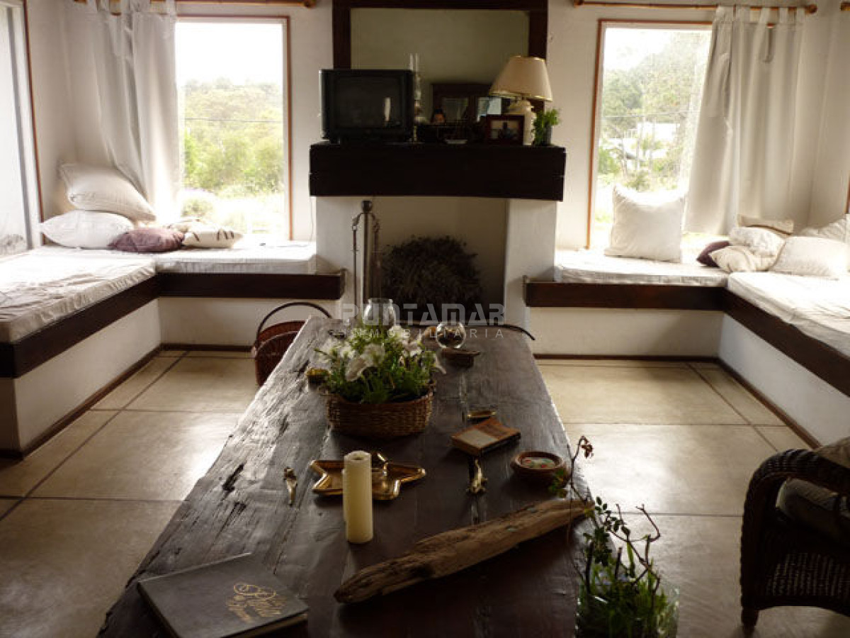 Casa ID.210892 - VENTA Y ALQUILER DE GRAN CASA EN EL CORAZON DE LA BARRA
