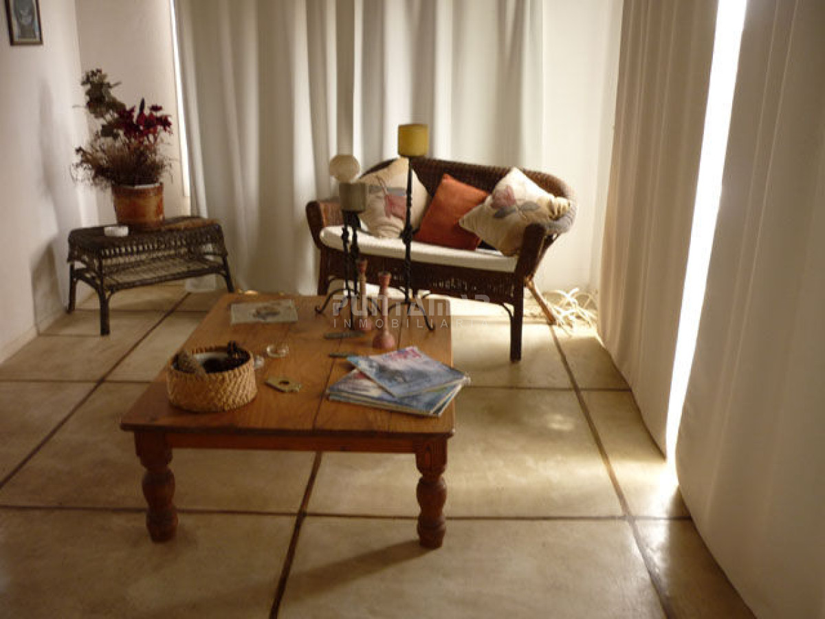 Casa ID.210892 - VENTA Y ALQUILER DE GRAN CASA EN EL CORAZON DE LA BARRA