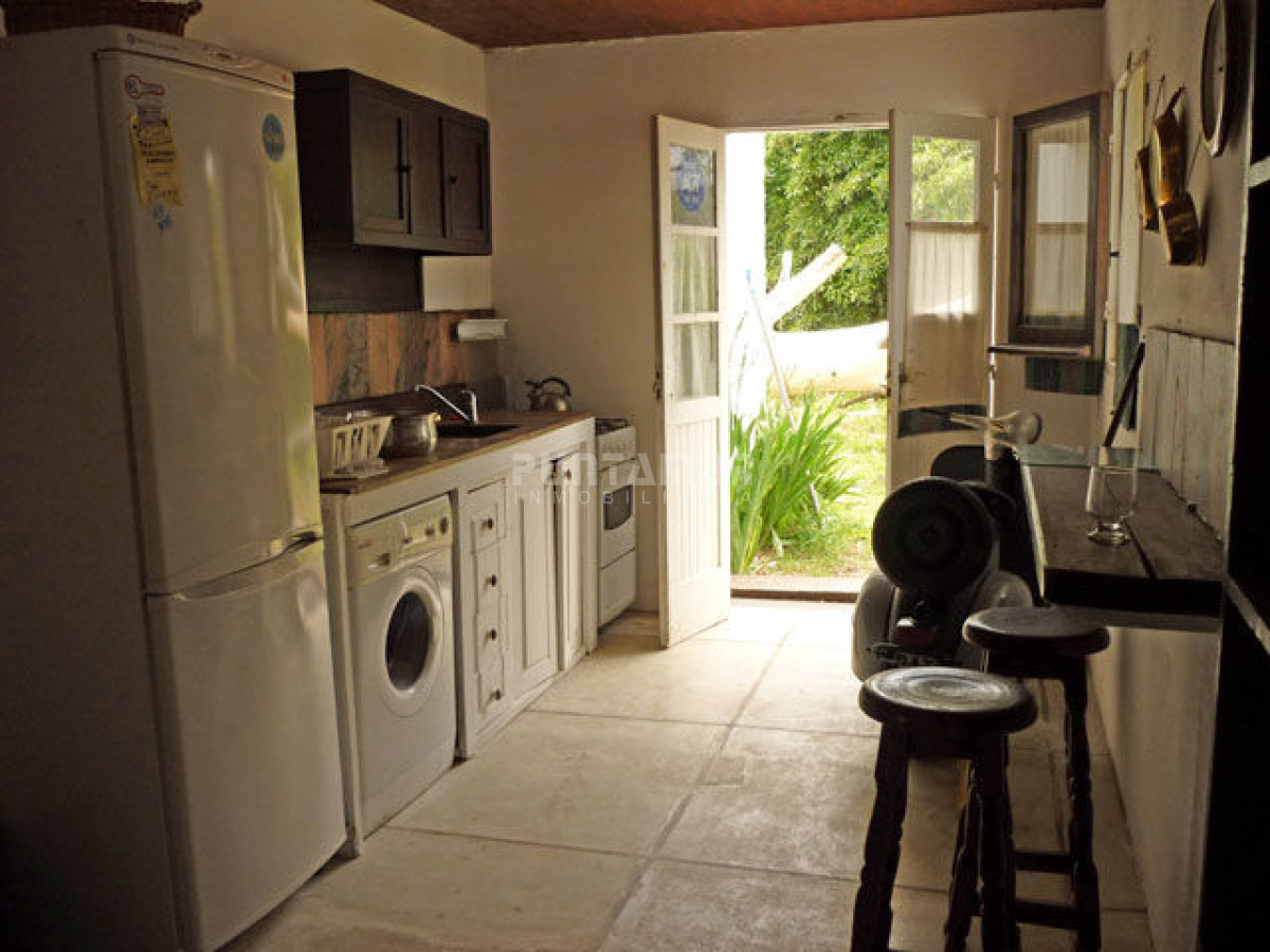 Casa ID.210892 - VENTA Y ALQUILER DE GRAN CASA EN EL CORAZON DE LA BARRA