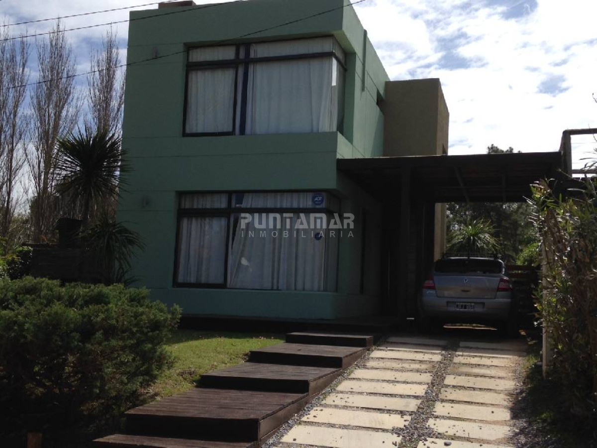 Casa ID.210919 - VENTA CASA LA BARRA DE 4 DORMITORIOS