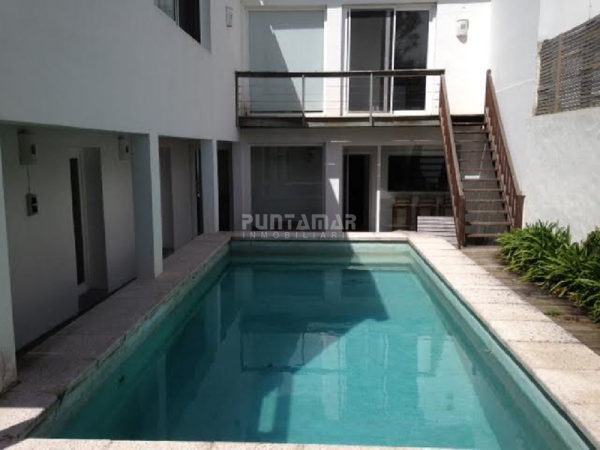 Casa ID.210933 - Casa en alquiler en La Barra, 4 dormitorios, piscina