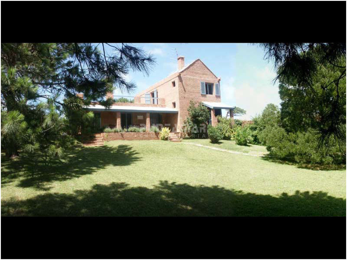 Casa ID.210942 - ALQUILER Y VENTA CASA 3 DORMITORIOS EN EL CORAZON DE LA BARRA