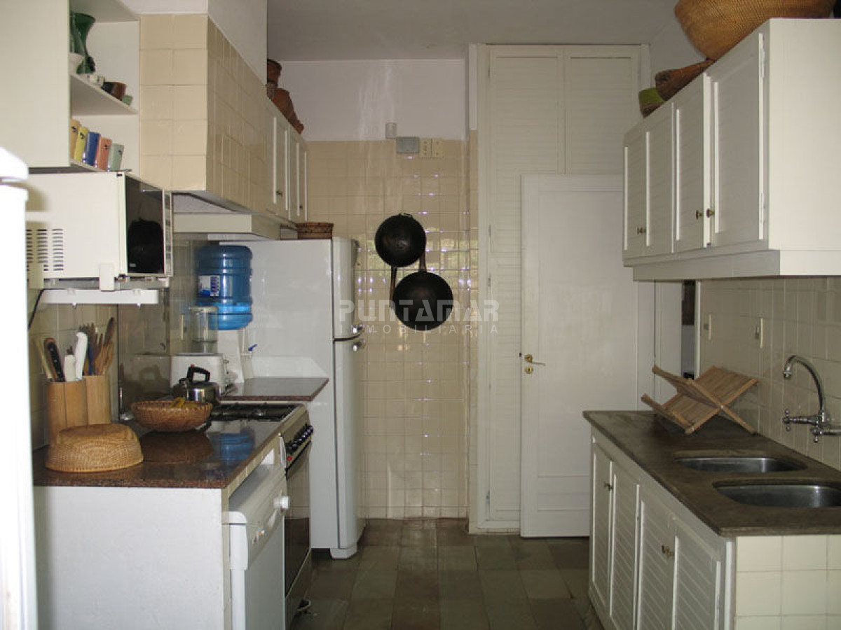 Casa ID.210942 - ALQUILER Y VENTA CASA 3 DORMITORIOS EN EL CORAZON DE LA BARRA