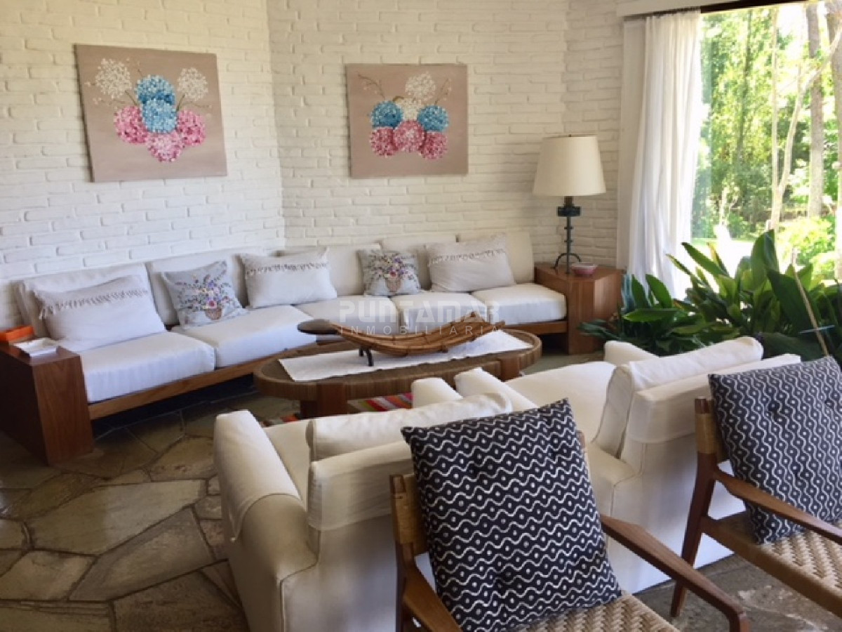 Casa ID.211724 - VENTA DE CASA EN SAN RAFAEL  6 DORMITORIOS 
