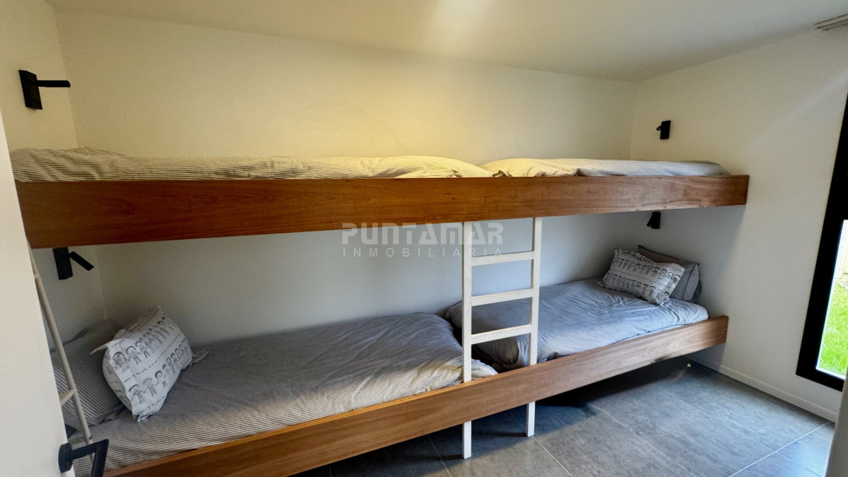Casa ID.213905 - ALQUILER CASA DE 3 DORMITORIOS A ESTRENAR EN LA BARRA A 3 CUADRAS DE LA POSTA DEL CANGREJO