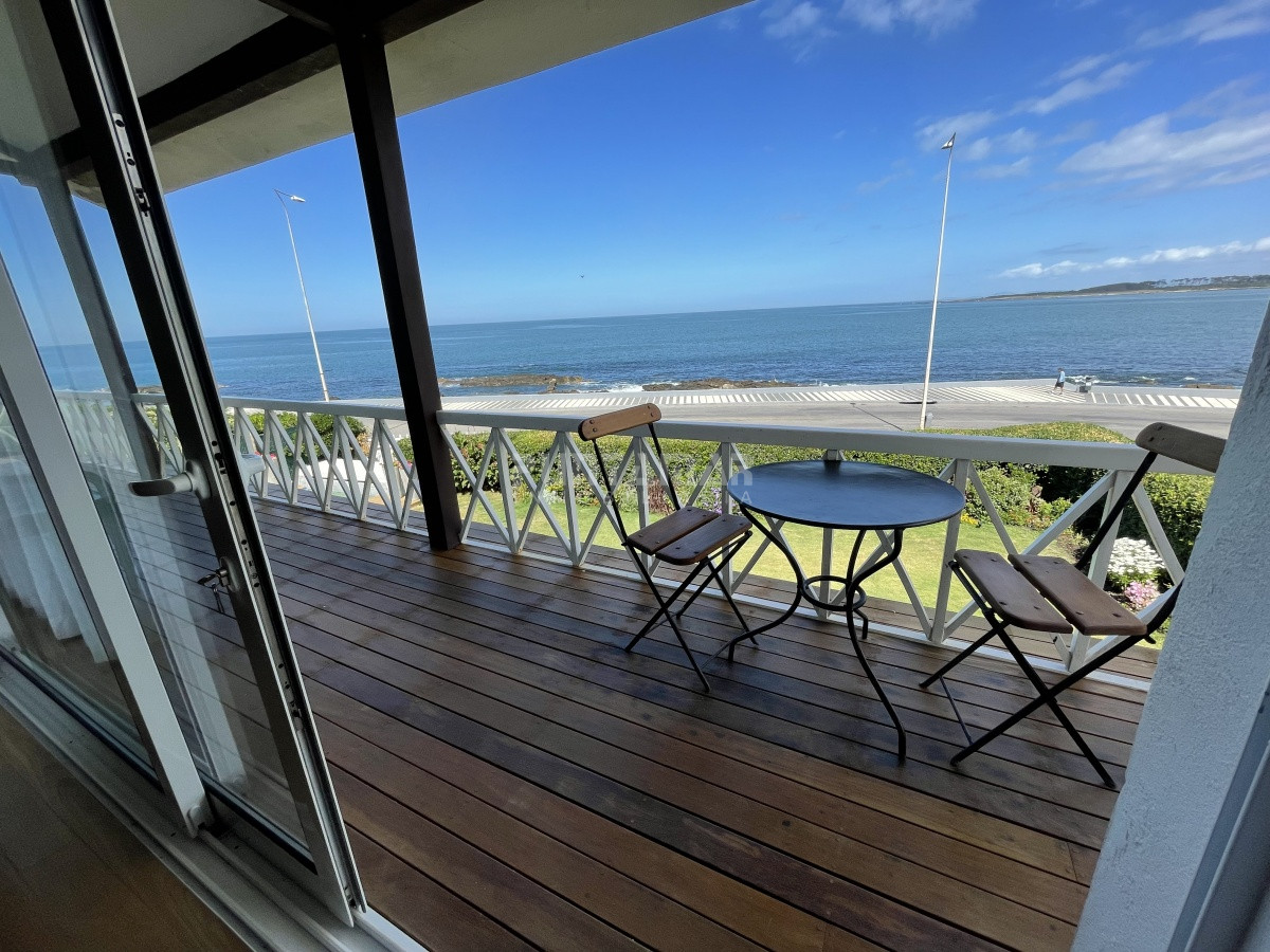 Casa ID.212407 - CASA EN VENTA EN LA PENINSULA, FRENTE A LA MANSA