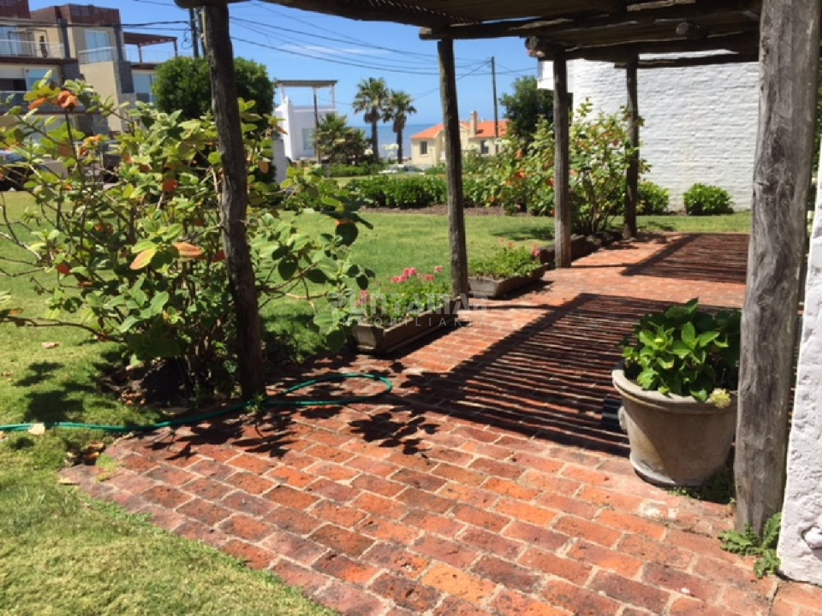 Casa ID.211729 - ALQUILER CASA EN LA BARRA A PASOS DEL MAR 5 DORMITORIOS