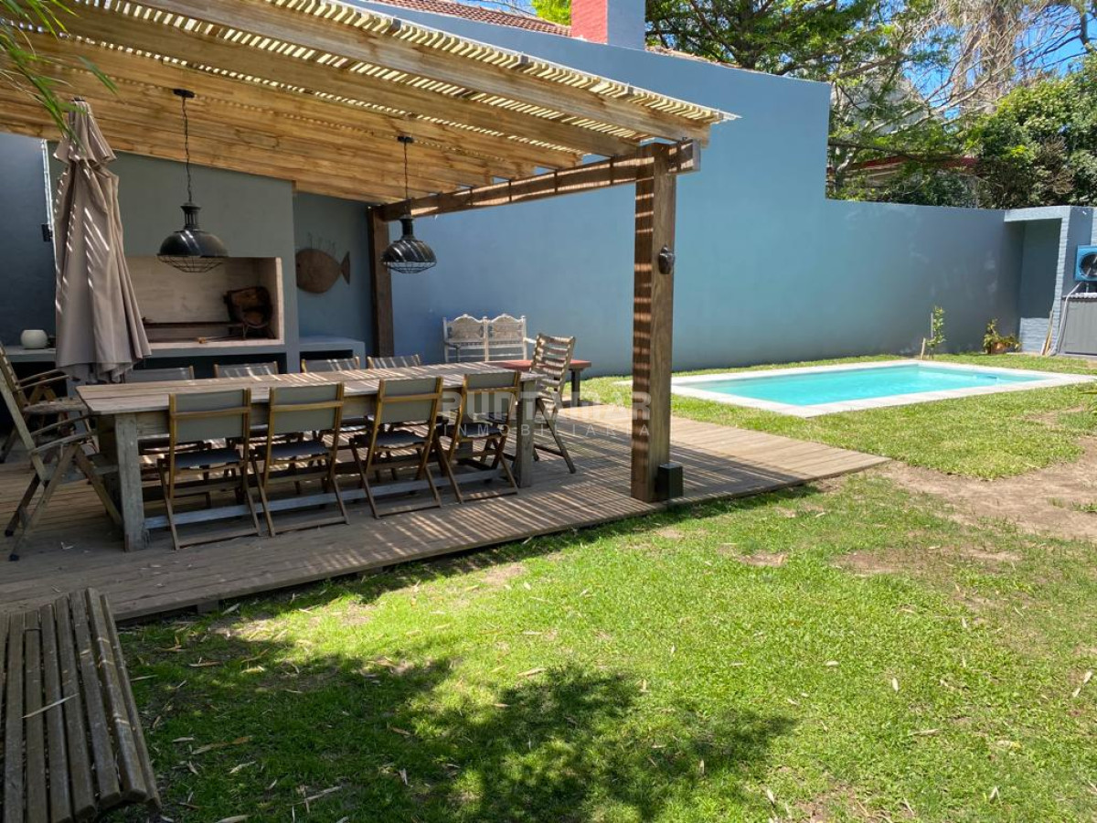 alquiler de casa en montoya con piscina - pmi212510c