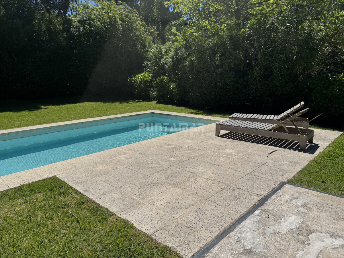 Casa ID.210691 - CASA  EN ALQUILER 3 DORMITORIOS CON PISCINA EN RINCÓN DEL INDIO