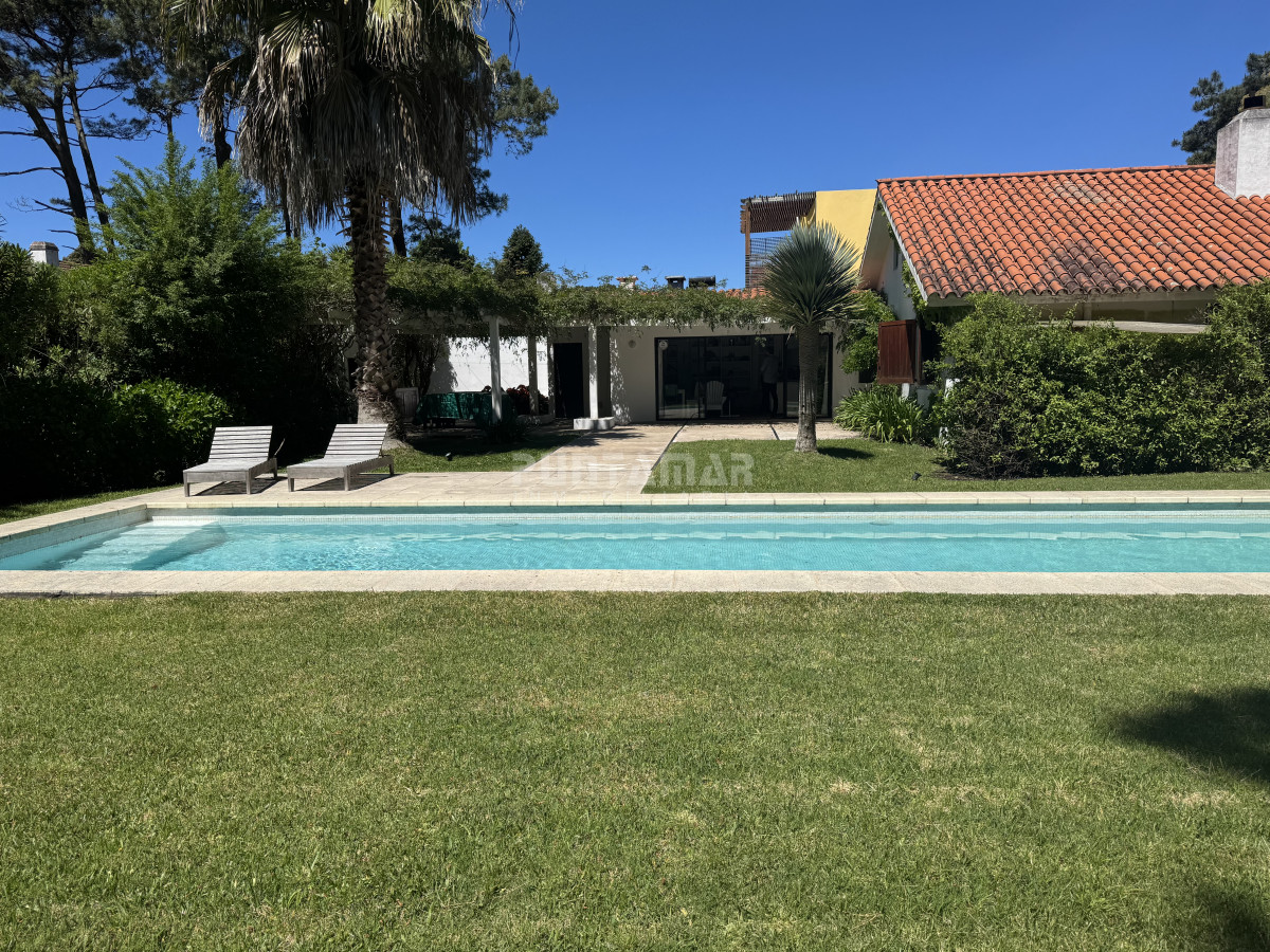 Casa ID.210691 - CASA  EN ALQUILER 3 DORMITORIOS CON PISCINA EN RINCÓN DEL INDIO