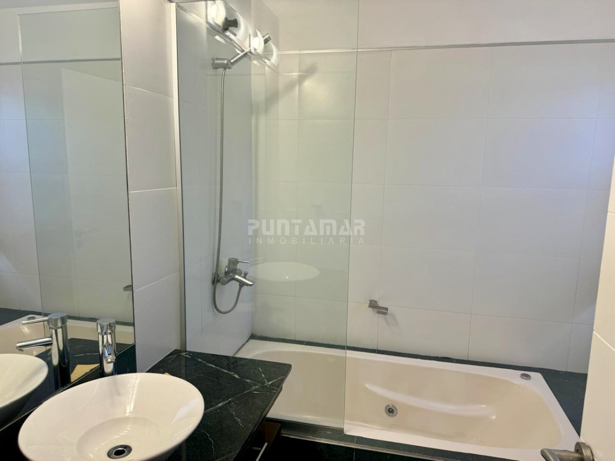 Casa ID.213624 - ALQUILER AMPLIA CASA EN LA BARRA A METROS DEL MAR