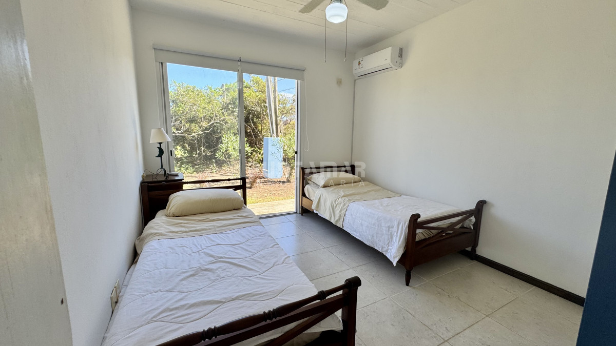 Casa ID.213595 - AMPLIA CASA DE 3 DORMITORIOS A 100 METROS DE LA PLAYA DE MONTOYA