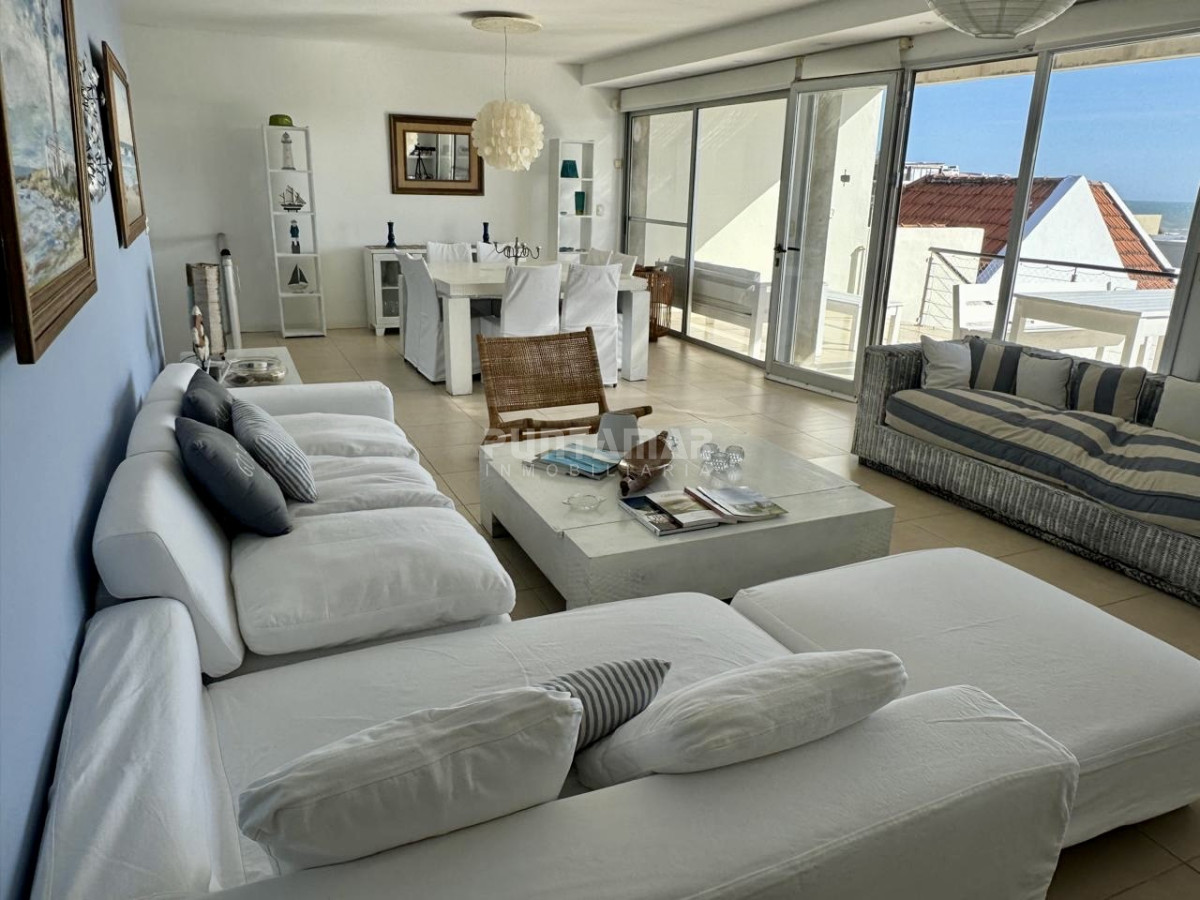 Casa ID.213624 - ALQUILER AMPLIA CASA EN LA BARRA A METROS DEL MAR