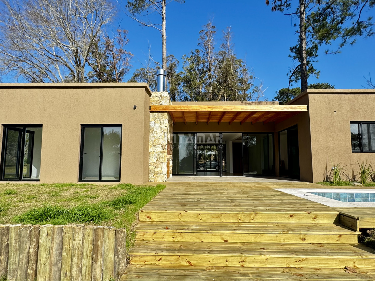 Casa ID.213666 - VENTA Y ALQUILER CASA A ESTRENAR EN BARRIO CERRADO LA CAÑADA - DISTRITO 52