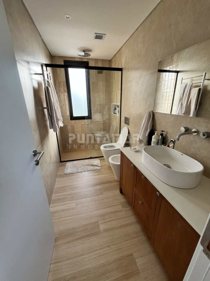Casa ID.213903 - VENTA CASA EN PUNTA DEL ESTE  EN BARRIO PRIVADO LA CAÑADA