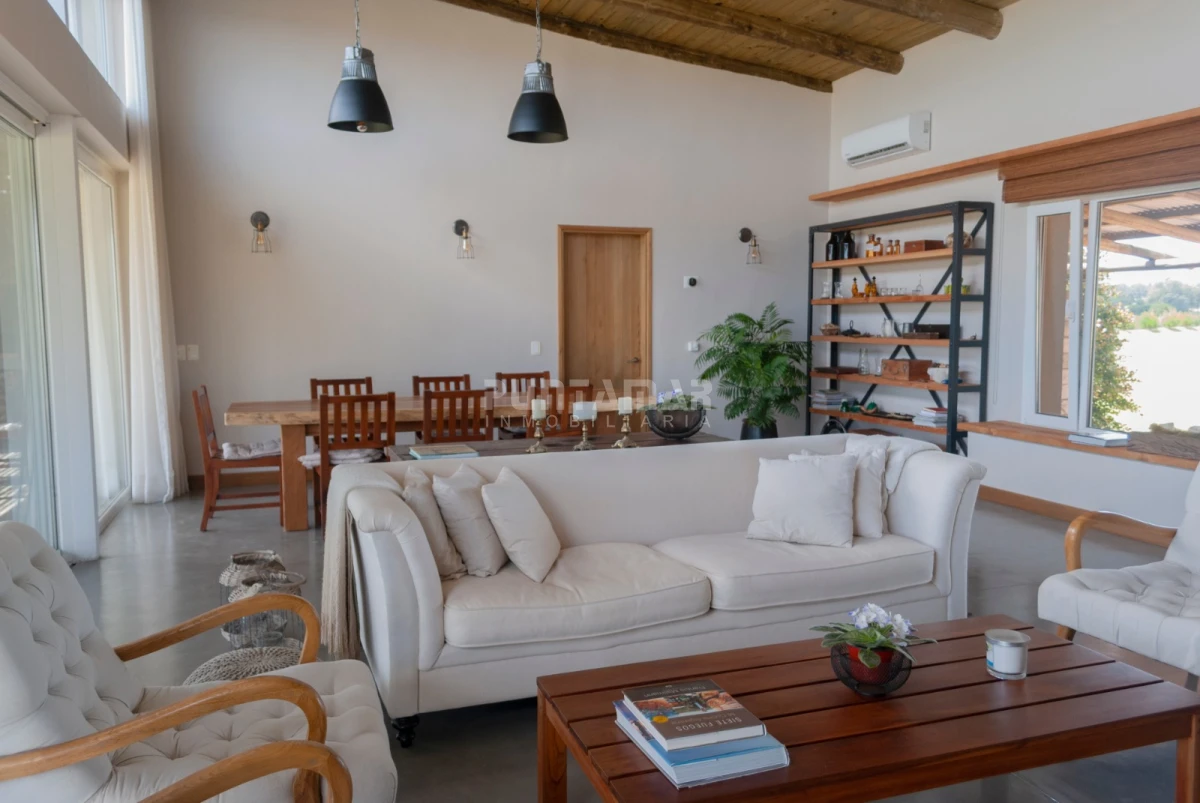 Casa ID.212703 - Casa en alquiler en Pueblo Mio