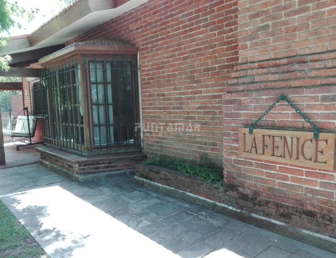 Casa ID.212425 - CHALET DE 4 DORMITORIOS EN PARADA 7 DE LA MANSA