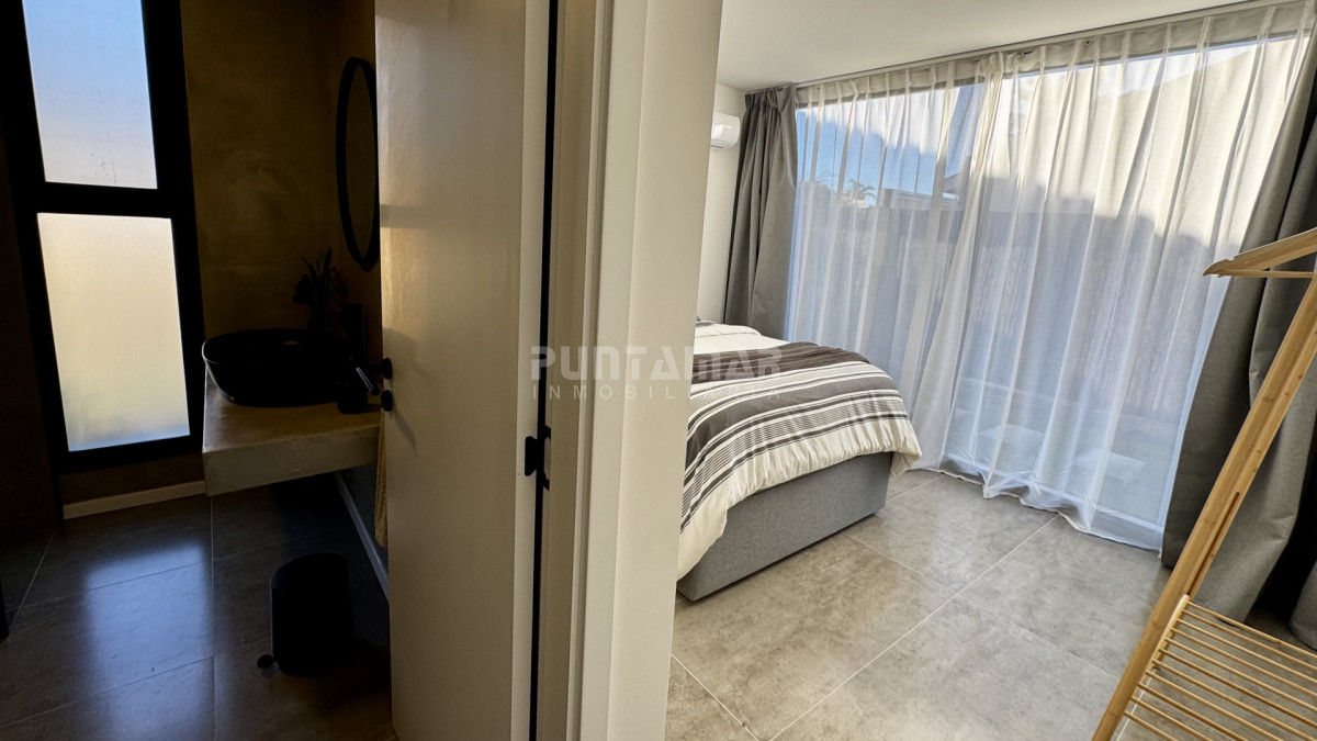 Casa ID.213905 - ALQUILER CASA DE 3 DORMITORIOS A ESTRENAR EN LA BARRA A 3 CUADRAS DE LA POSTA DEL CANGREJO