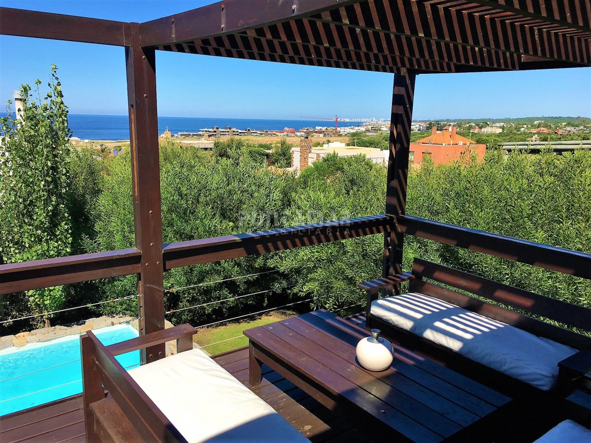 Casa ID.210785 - VENTA DE CASA EN PUNTA DEL ESTE, EL CHORRO 5 DORMITORIOS