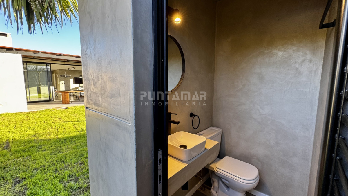Casa ID.213905 - ALQUILER CASA DE 3 DORMITORIOS A ESTRENAR EN LA BARRA A 3 CUADRAS DE LA POSTA DEL CANGREJO