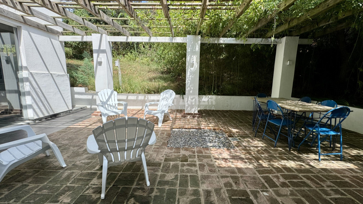 Casa ID.211927 - HERMOSA CASA DE 4 DORMITORIOS A METROS DE PLAYA MONTOYA 