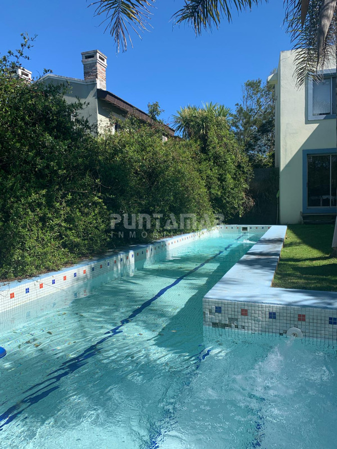 Casa ID.211117 - HERMOSA CASA DE 3 DORMITORIOS EN MONTOYA CON PISCINA Y A METROS DE LA PLAYA