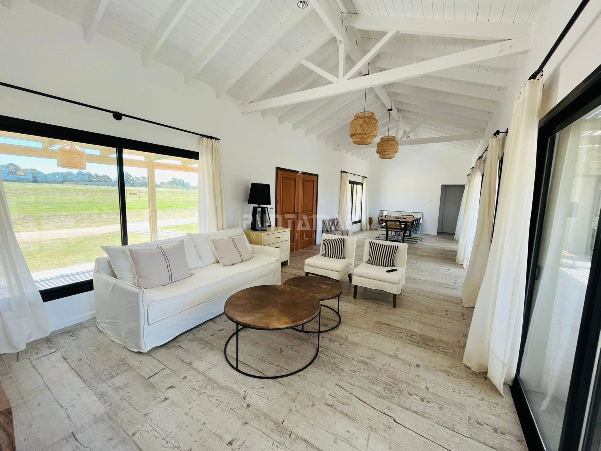 Casa ID.212785 - Casa en venta y alquiler en Pueblo Mio