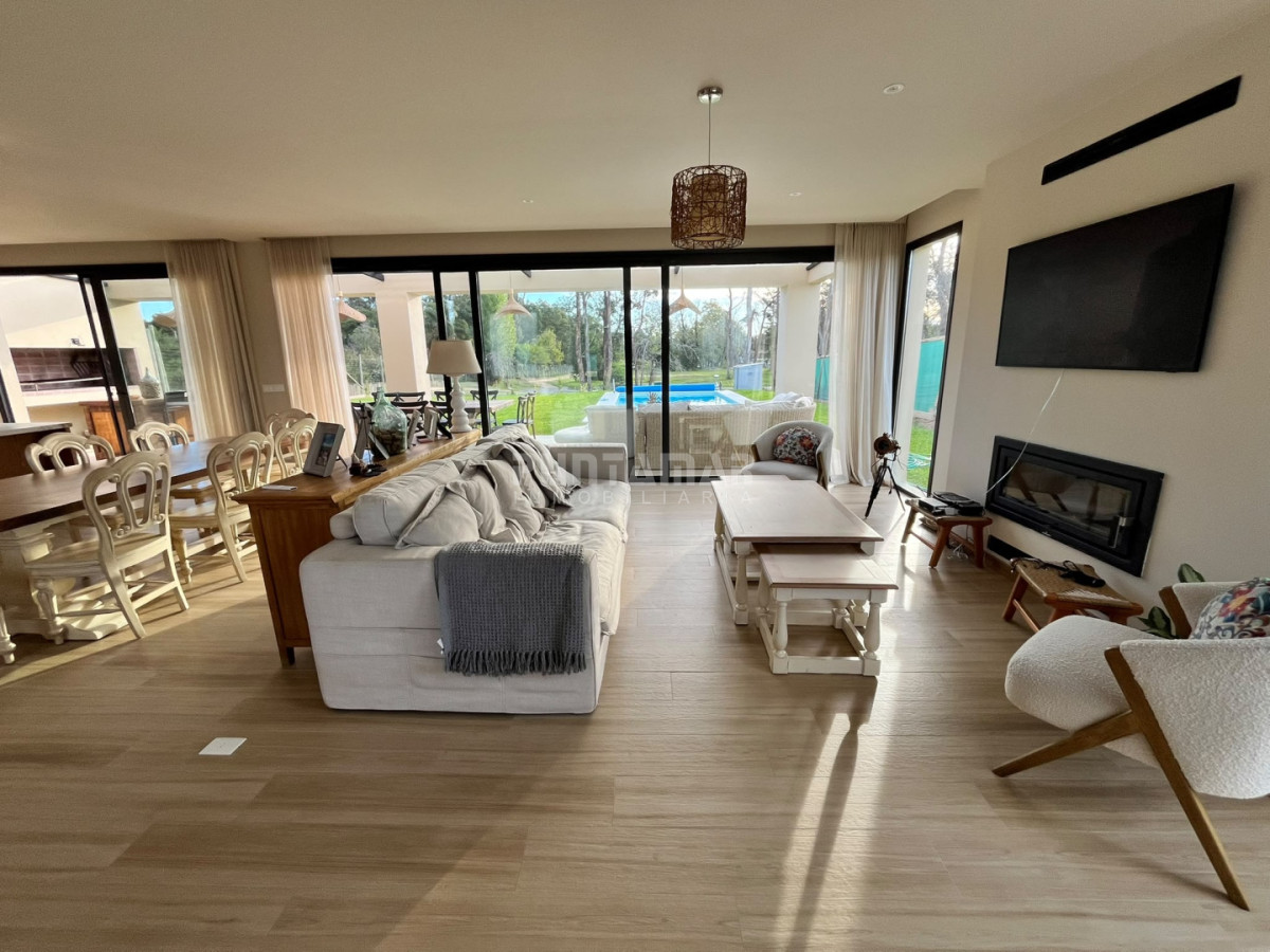 Casa ID.213903 - VENTA CASA EN PUNTA DEL ESTE  EN BARRIO PRIVADO LA CAÑADA