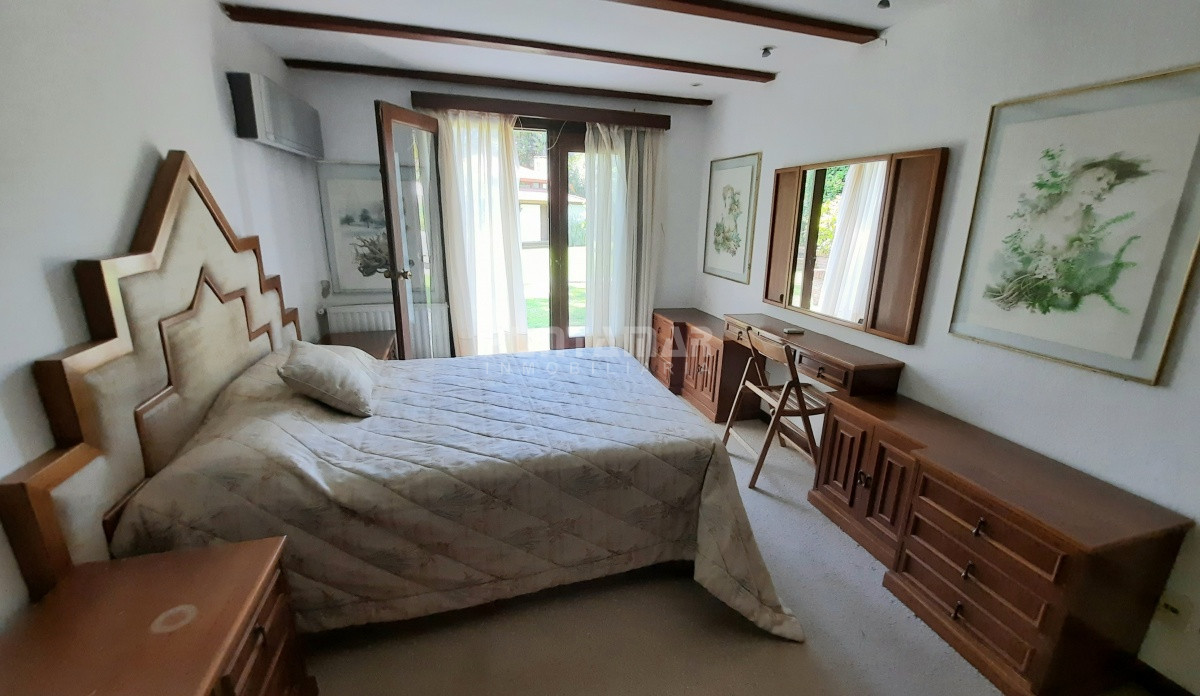 Casa ID.212852 - IMPORTANTE CASA CON GRAN PARQUE Y PISCINA EN LA MANSA 