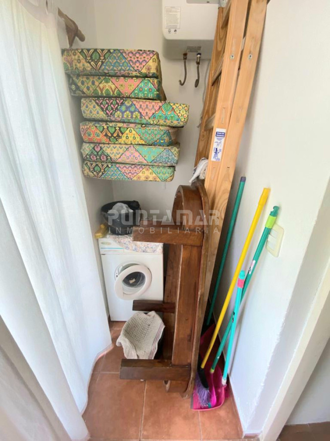 Casa ID.212397 - MUY LINDA CASA EN PARADA 7 DE LA MANSA, 4 DORMITORIOS, AMPLIO LIVING COMEDOR, PISCINA , GARAGE  Y PARRILLERO