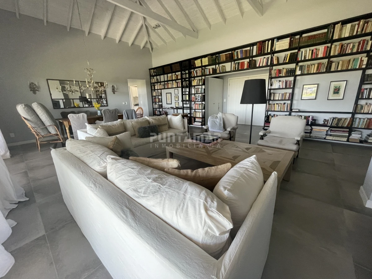 Casa ID.213168 - Casa en alquiler en Pueblo Mio