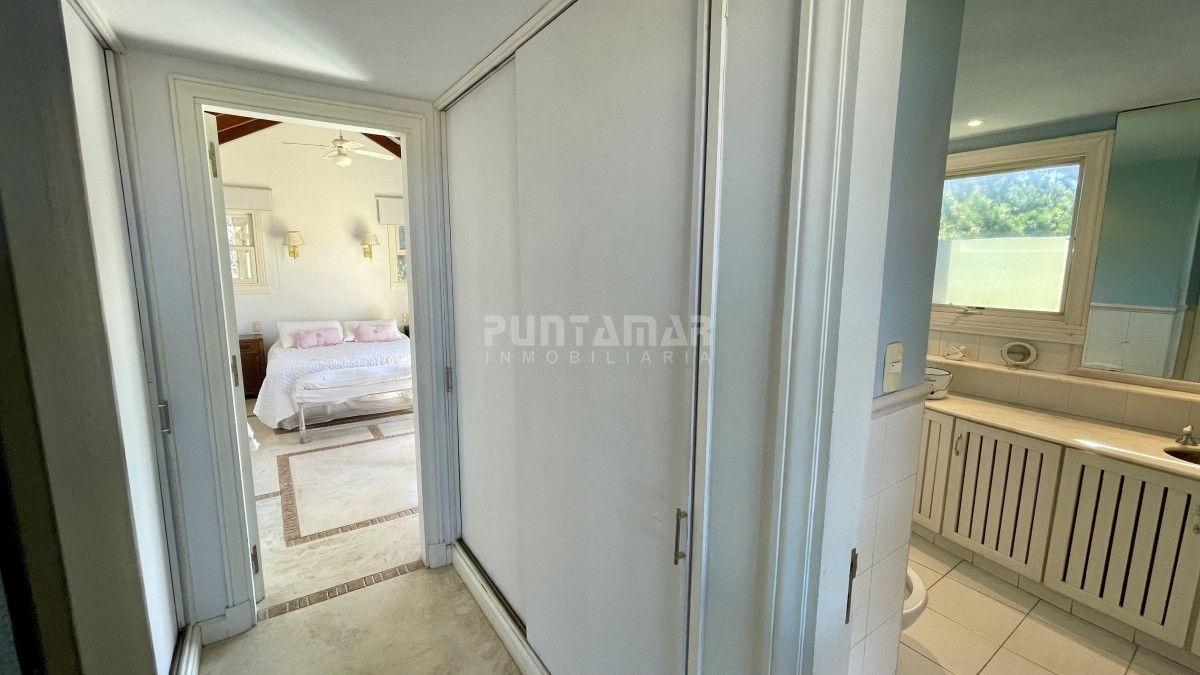 Casa ID.210794 - CASA 5 DORMITORIOS VISTA AL MAR EN BARRIO CERRADO LAGUNA BLANCA 