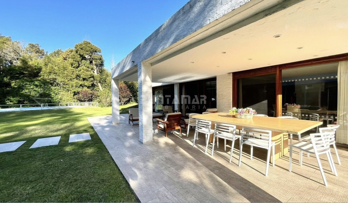 Casa ID.213860 - EXCLUSIVA PROPIEDAD EN BARRIO GOLF.