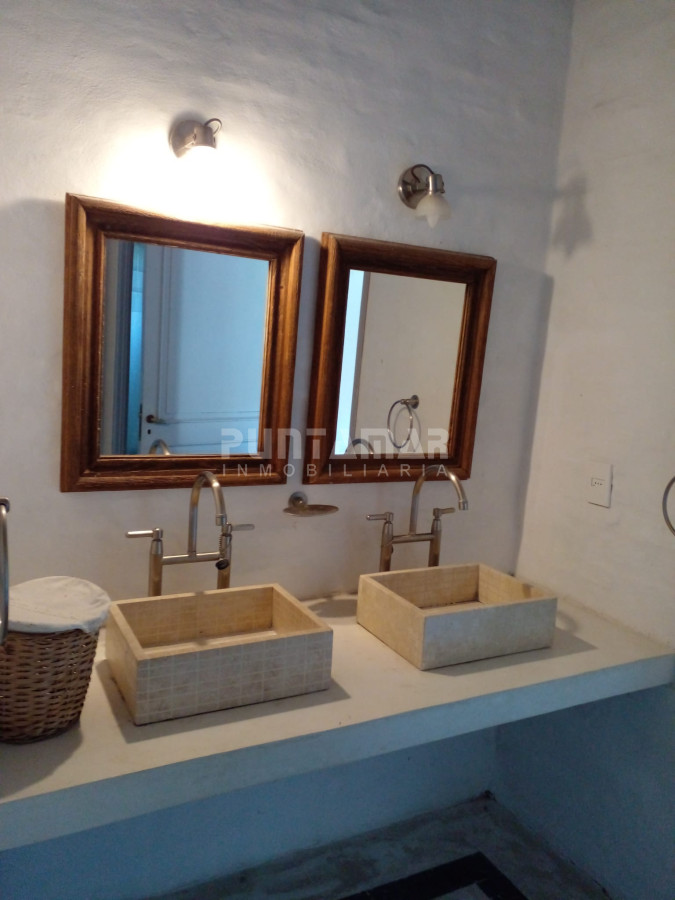 Casa ID.212386 - CHALET EN ALQUILER TEMPORADA EN ZONA DE LA BARRA A 3 CUADRAS DE LA AVENIDA PRINCIPAL Y 5 CUADRAS DE LA PLAYA 