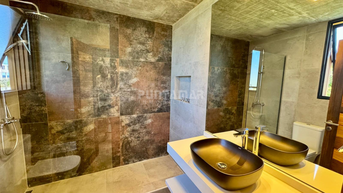 Casa ID.213677 - CASA A ESTRENAR EN SANTA MONICA FRENTE A LA PLAYA EN SANTA MONICA 