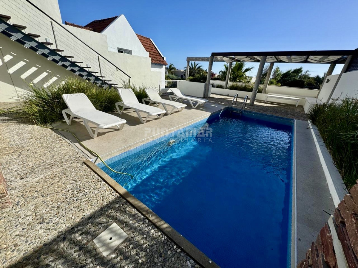 Casa ID.213624 - ALQUILER AMPLIA CASA EN LA BARRA A METROS DEL MAR