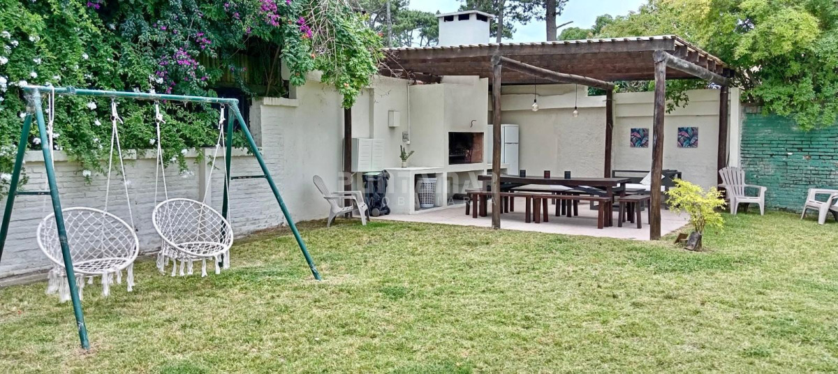 Casa ID.212770 - CASA DE 3 PLANTAS EN PARADA 7 DE LA MANSA, CON 4 DORMITORIOS Y DEPENDENCIA DE SERVICIO