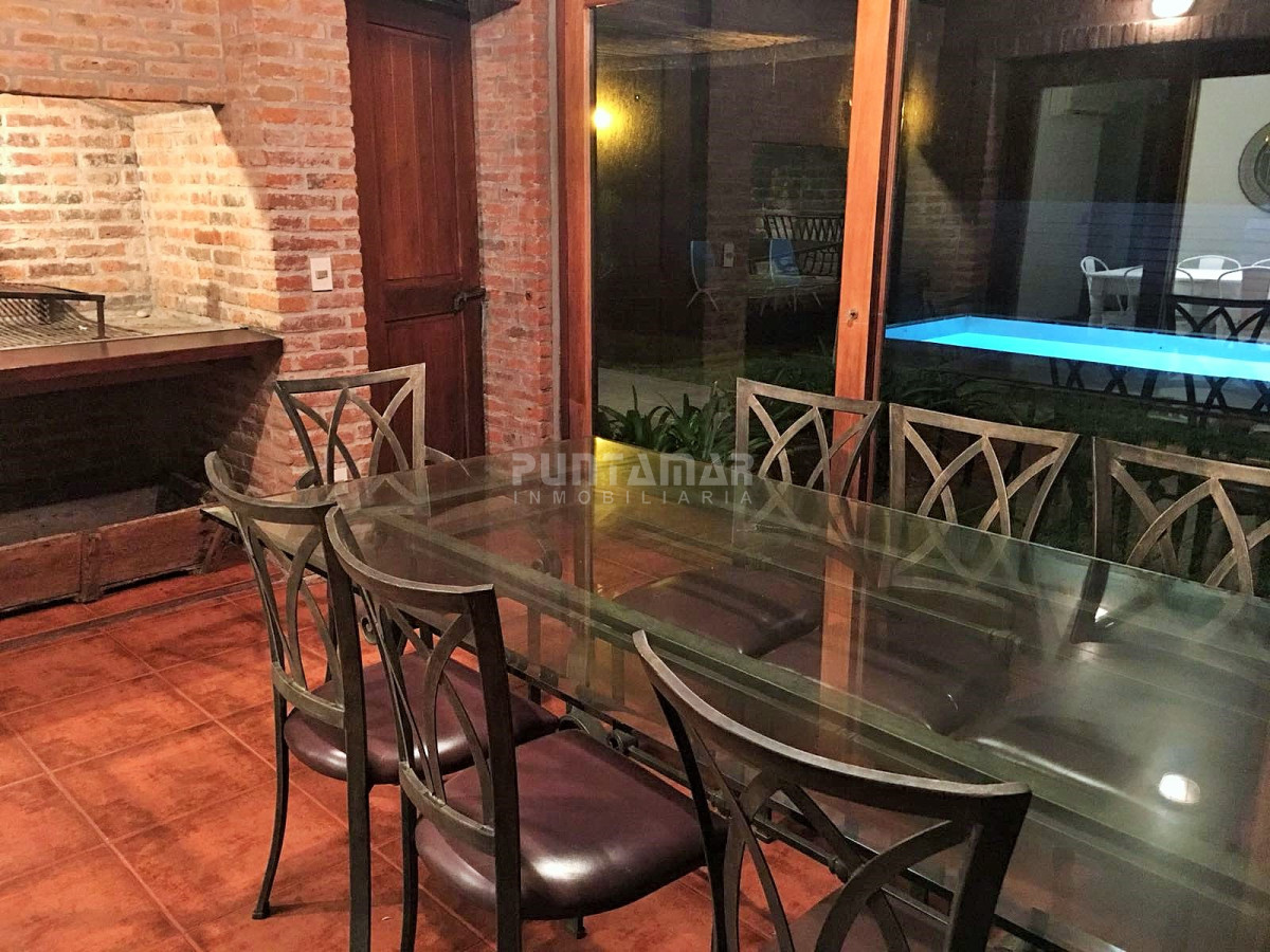 Casa ID.210775 - Casa en Montoya, La Barra en venta y alquiler con piscina